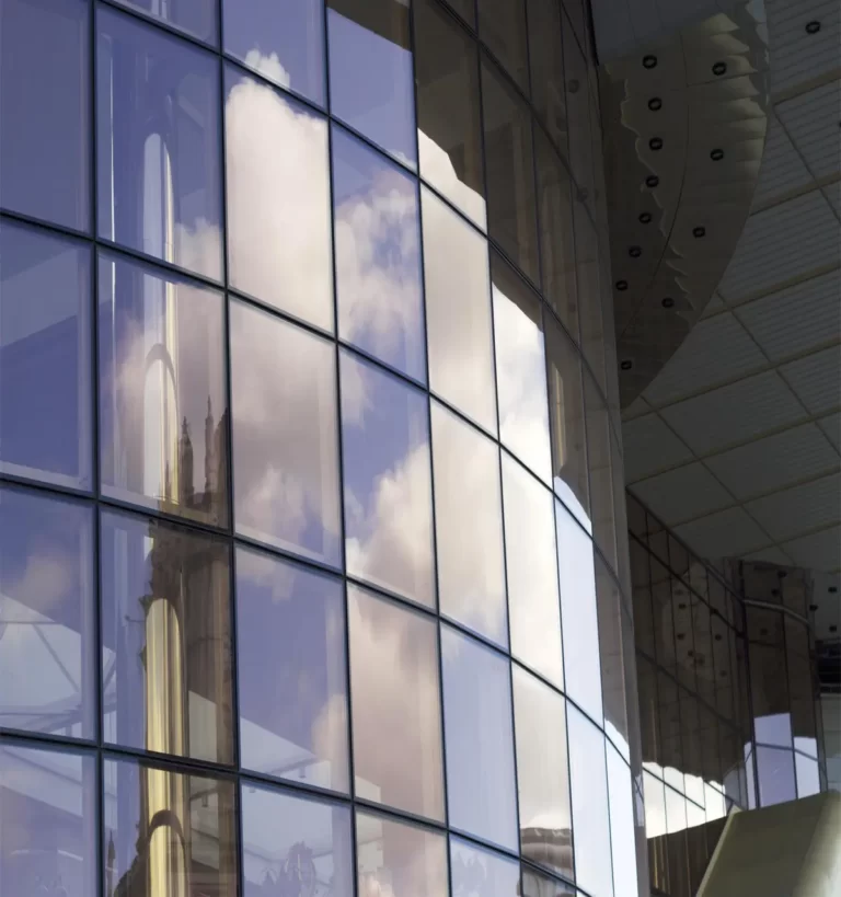 مزایای نمای کرتین وال در سازه‌های مدرن و سبک LSF