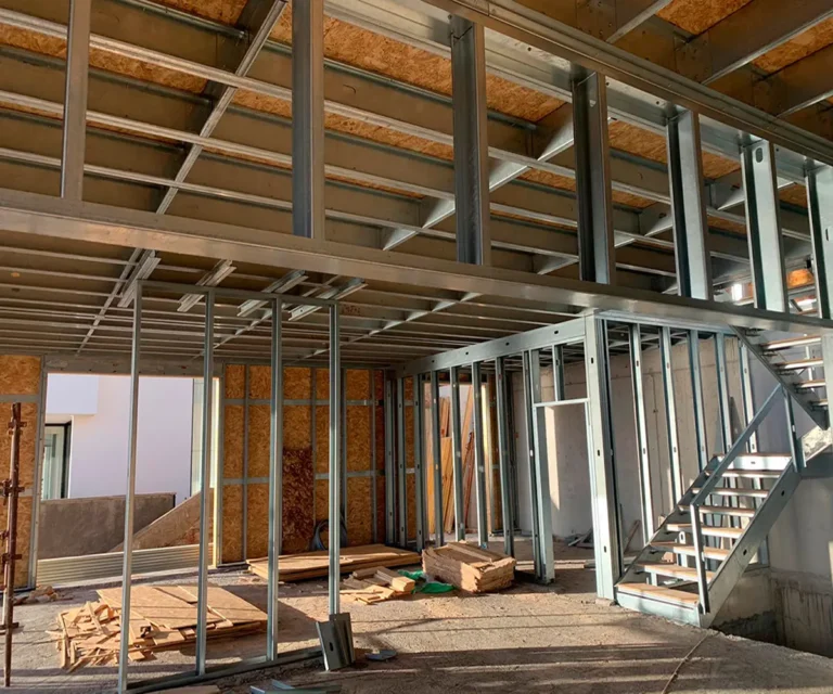 آشنایی با استانداردهای ساخت سازه LSF: تضمینی برای کیفیت و ایمنی